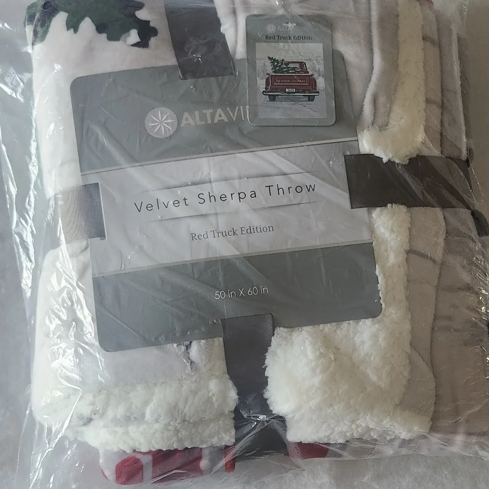 Velvet Sherpa Throw Blanket Christmas Holiday Red Truck 50 X 60 Edition